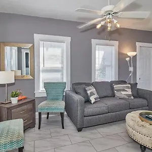 https://gorgeous-loft-apartment-centrally-located-tampa.hotelstampa.org